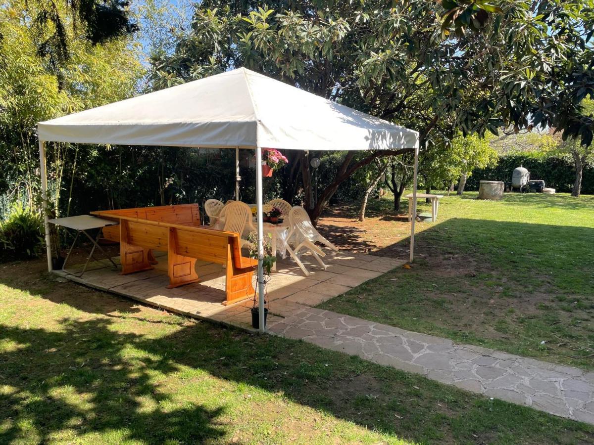 Appartamento In Villa Con Giardino Vicino Al Mare Bella Farnia エクステリア 写真