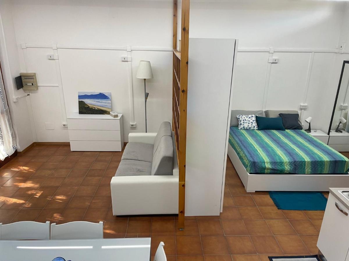 Appartamento In Villa Con Giardino Vicino Al Mare Bella Farnia エクステリア 写真