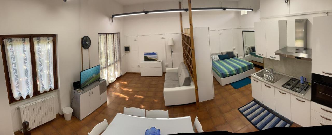 Appartamento In Villa Con Giardino Vicino Al Mare Bella Farnia エクステリア 写真